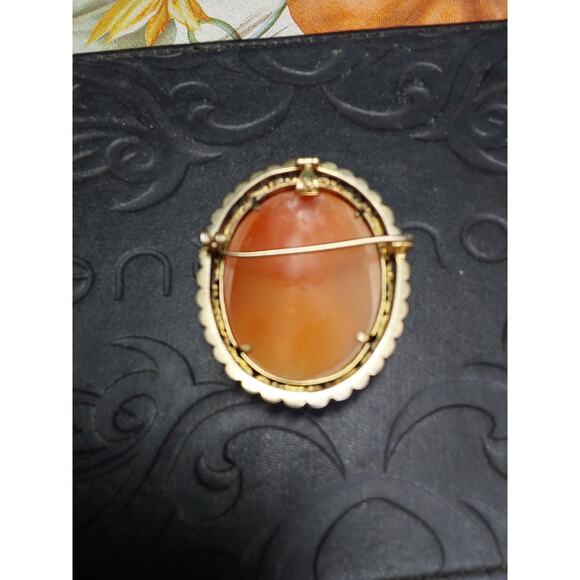 Vintage Cameo Brooch Pendant Hand Carved beautiful filigree - Picture 3 of 7